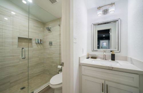 Bright and Spacious Home for w Pool -over 30 Nights- - Foto 30