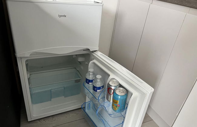 Remarkable 1-bed Outhouse Studio in Dagenham - Photo 16