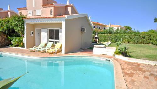 Stylish and Well-equipped, Private Pool, Close to Amenities, Free AC & Wifi - Photo 4, Garden