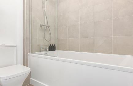 Elegant Garden Apartment, Private Parking & EV Charger, Walk to Town - Foto 22