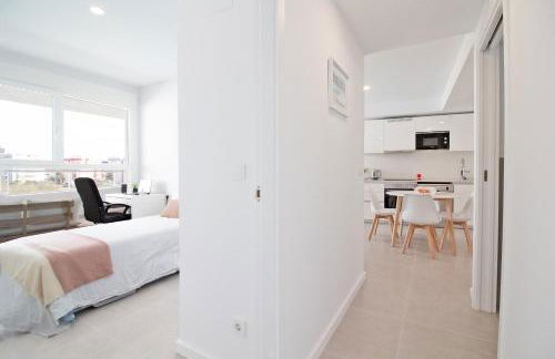 Global Properties, Apartamento con terraza y vistas a la piscina en Gran Canet - Photo 14