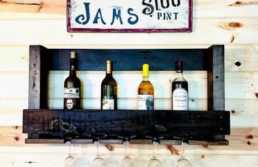 Outstanding Retreat with Dock, Game Space and Lake Views in Wisconsin - Foto 20