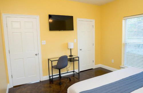 Tidy and Comfy 3BR, Balcony, WD, Free WiFi -E- - Foto 51