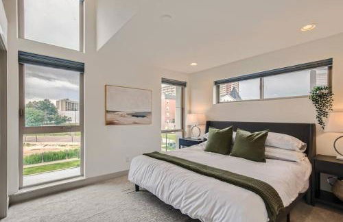 Upscale Townhome w/ Stunning Rooftop Views - Foto 9