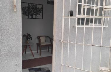Casa no Centro da Cidade ao lado dos hospitais - Foto 2