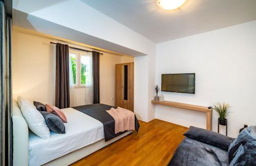 Merita Apartments with Pool - Photo 67