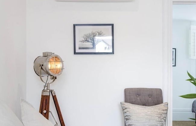 Pet-friendly Fulham 1-bed Apt, 2 Mins to Tube - Photo 2