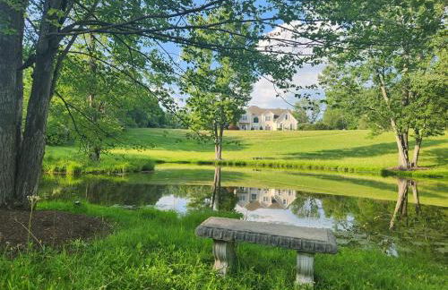 13-Acre Private Estate, Private Lake, Private Golf Range, Private Forest & Hiking Trails - Foto 13