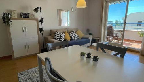 South facing 1 bed apartment, near beach - Photo 5