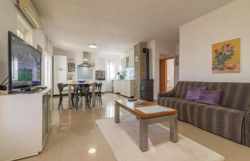 Awesome Home In Krkovic With Sauna - Photo 3