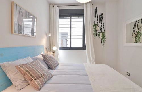 C88 - Deluxe Apartment Downtown with Pool and Parking - Photo 22