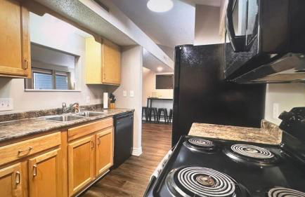 No Putts Given. Cozy home on Par 4, free Golf Cart and Pool access - Photo 14