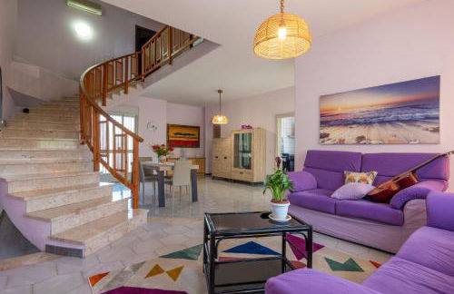 Butterfly House - Photo 2