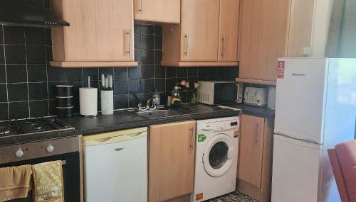 Tettenhall Road Retreat - Modern Apartment - Foto 3, towels, stove, toaster, minibar