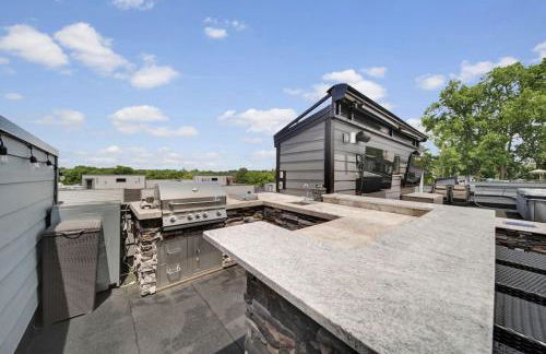 City Views - Walking Distance to Panthers Stadium - Photo 39