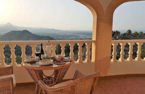 Self Contained hillside Villa with stunning vistas - Foto 13