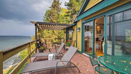 Lake Champlain Cottage with Private Deck and Fire Pit! - Foto 3