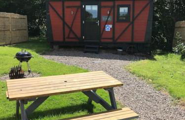 unique glamping carriage with stunning views - Photo 23