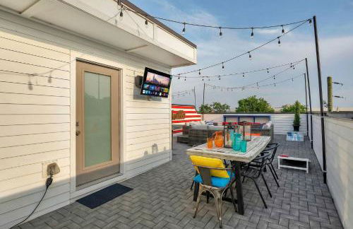 Rooftop Deck & Shuffleboard BBQ Near Downtown - Foto 22
