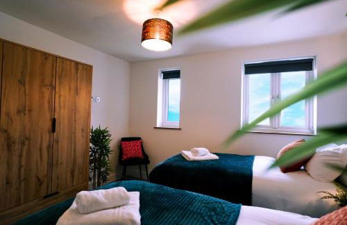 Moonlight Lodge - 4 bedroom Barn with Hot Tub! - Foto 52