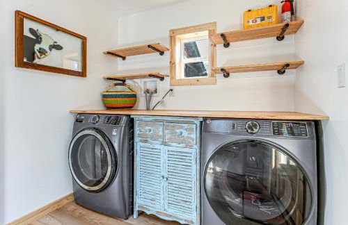 Remote Home with Deck and Grill in Scenic Tuckasegee! - Foto 19