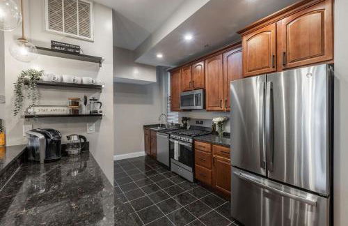 Luxury 3BR with Parking in Heart of DC - Steps to Metro - Foto 18