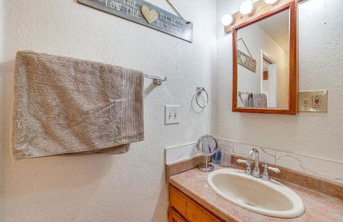 Cozy Anchorage Vacation Rental Near Hospitals! - Photo 16