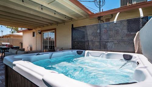 5BR Sleeps 10 Hot Tub Fire Pit Games & Walk to ASU - Foto 4