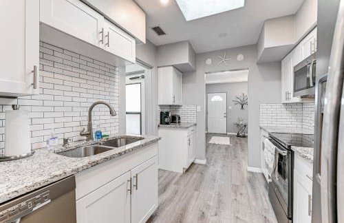 3 Mi to Venice Beach Pet-Friendly Home with Yard - Foto 11