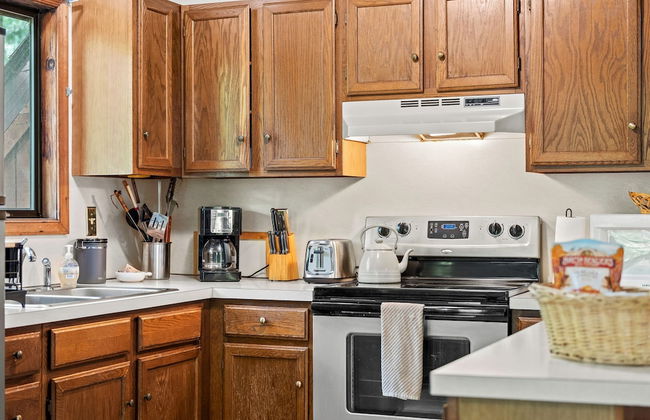 Hygge Home by Avantstay Deck for Outdoor Living Fire Pit Game Table - Photo 12