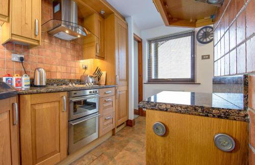 Courtyard Cottage with free onsite parking, garden, short flat walk to town - Foto 11