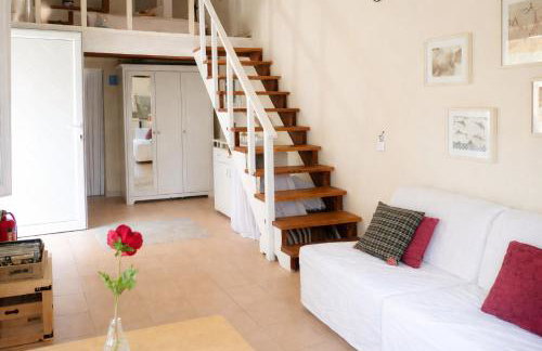 Sunshine Home - Peaceful Garden Escape & Parking - Foto 25