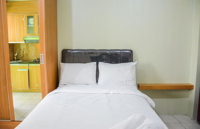 Stylish and Comfortable Studio Green Pramuka Apartment - Photo 5