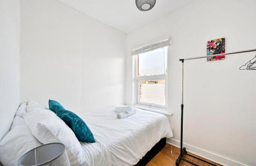 2-Bed, Sleeps 8 in Leyton E10, Near Stratford - Foto 31