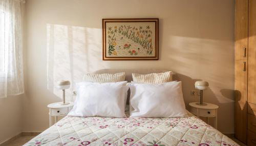 Traditional Rustic Maisonette and House by Konnect - Photo 5