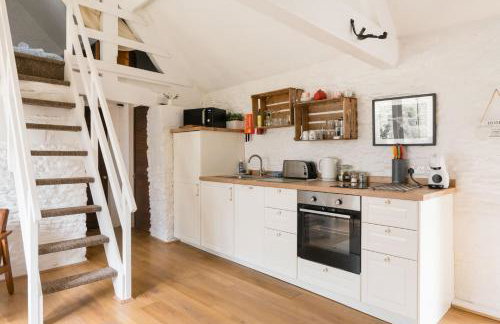 Charming Stone Cottage - Cotswolds Farm Stay - The Bullpen - Photo 44