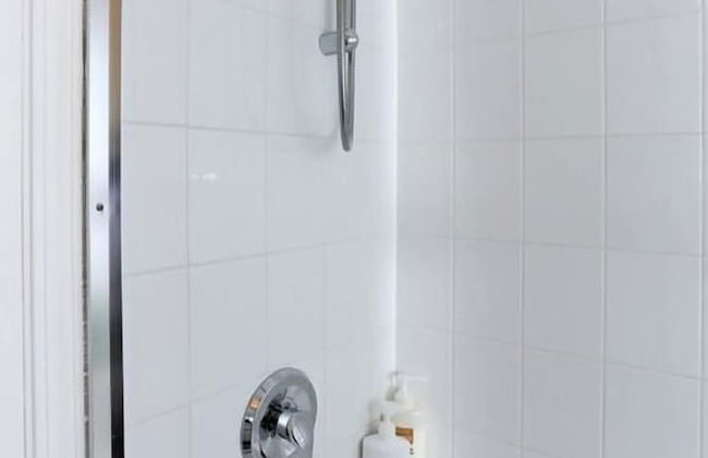 Grand Spacious Suite near YVR by Elevate Rooms - Foto 25