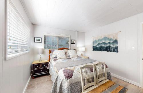 Coastal Cabin - Photo 5