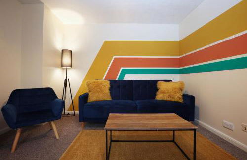 Blagdon Park By N And N Stays Ltd, Perfect for Contractors and Workers, Transport links 10 mins to City Centre, Free on Street Parking, Fast Wifi - Photo 1