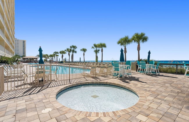 Beautiful Condo with Spacious Balcony to Enjoy Fascinating Ocean View - Unit 1002 by RedAwning - Foto 24