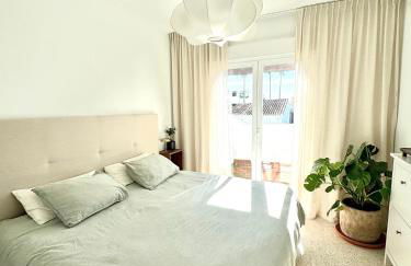 Townhouse w/sea view & garden - Photo 2