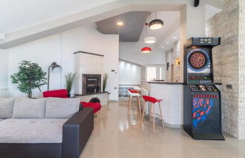 Superb villa Maxima with private pool, sauna, jacuzzi, playground for up to 18 persons, extra pool heating available - Foto 36