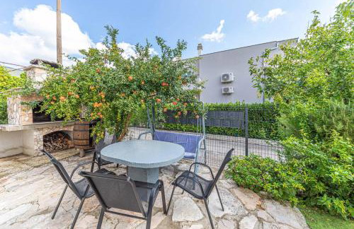 Apartman Luci - Private Heated pool - Photo 13