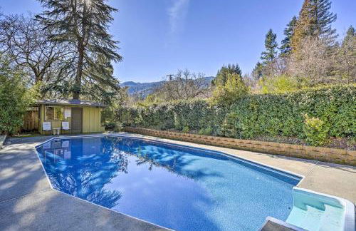 Woodsy Willow Creek Getaway with Pool and Deck! - Foto 3