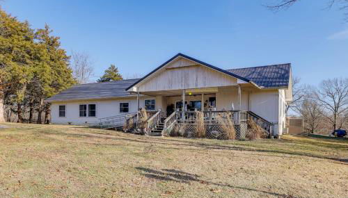Pool, Large Porch! Country Home Near Roaring River - Foto 1