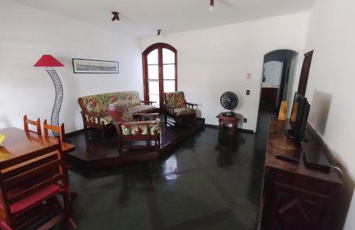 Cabo Frio, casa estilo colonial, ampla e confortável. - Foto 8