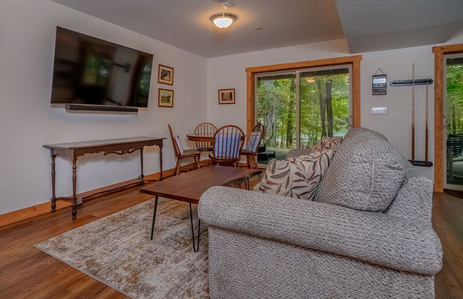 Maplewood Cottage - Photo 10