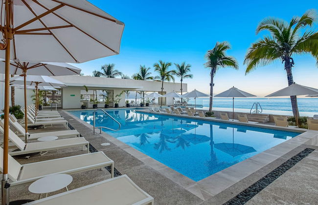 Stunning Beachfront Condo - Sea Views - Foto 17