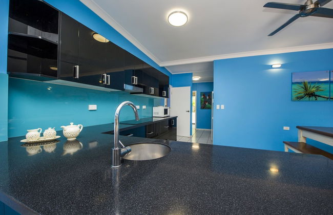 Azure on Geoffrey Bay - Photo 3