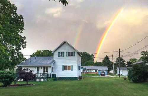 Cozy Downtown Cottage Near Beach and Pier - Foto 1